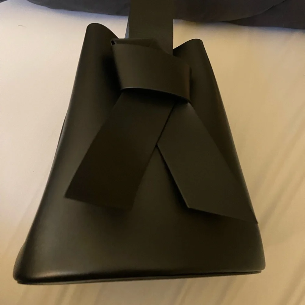 Acne Studios Musubi Bucket bag - Picture 1 of 6